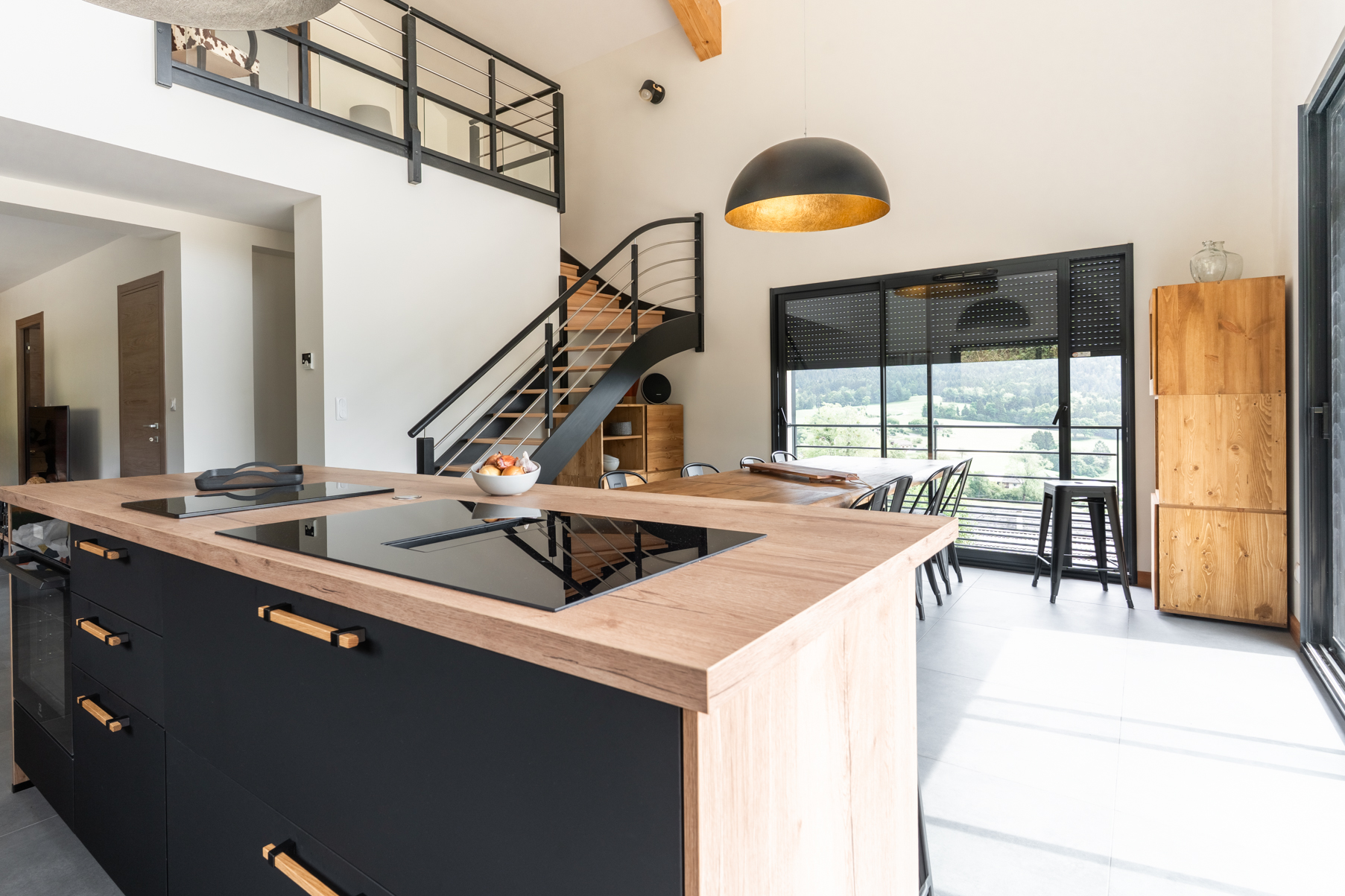Séjour lumineux d'un logement Célestin
